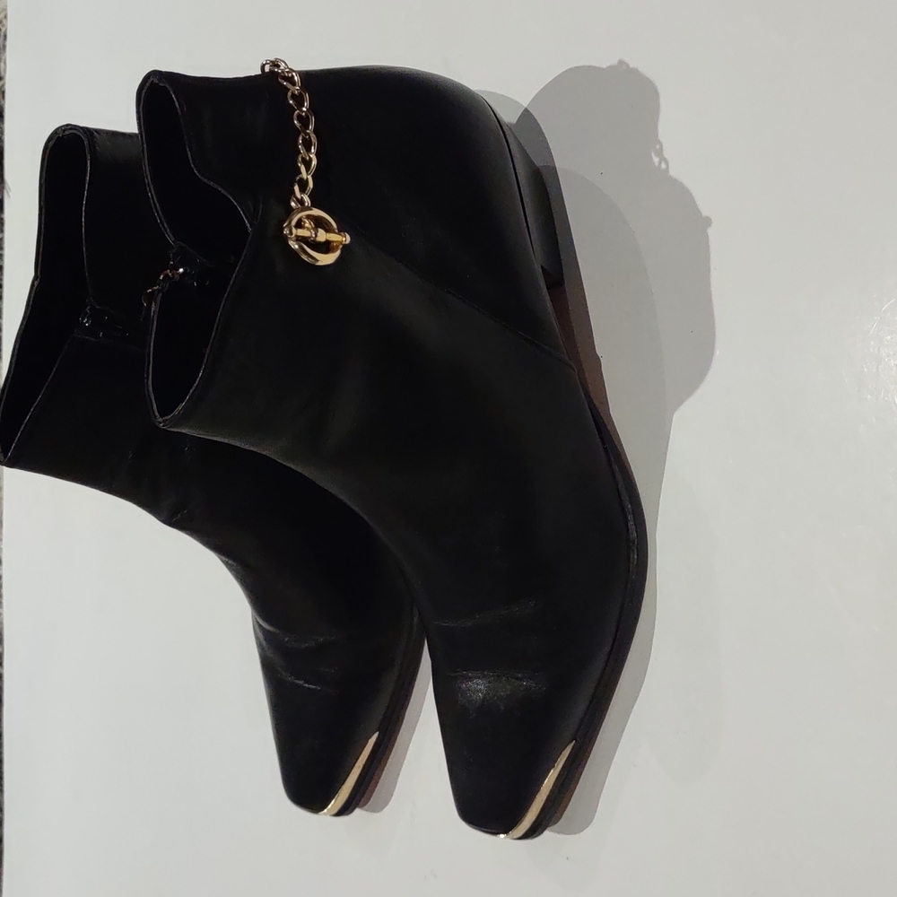 Beautiful genuine leather shoes by Jenni 🍀☘️⭐